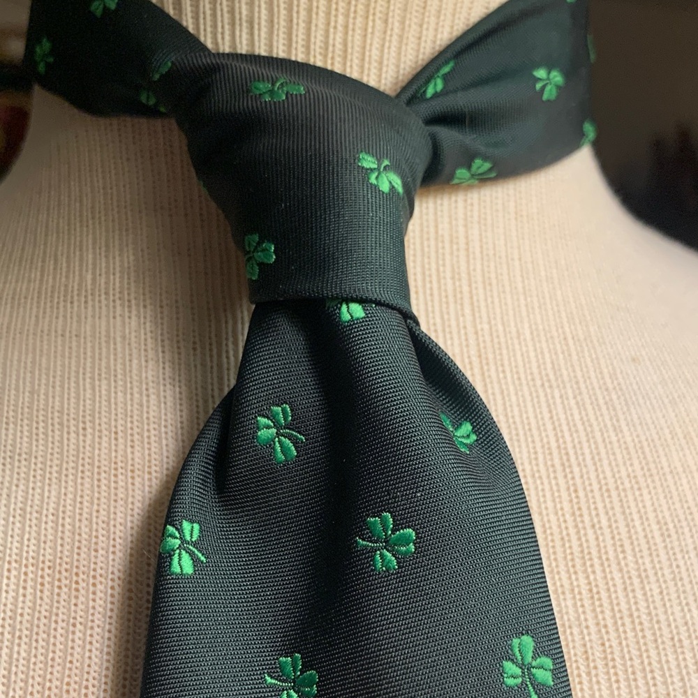 70’s HORTEX MADE IN IRELAND SHAMROCKS NECKTIE